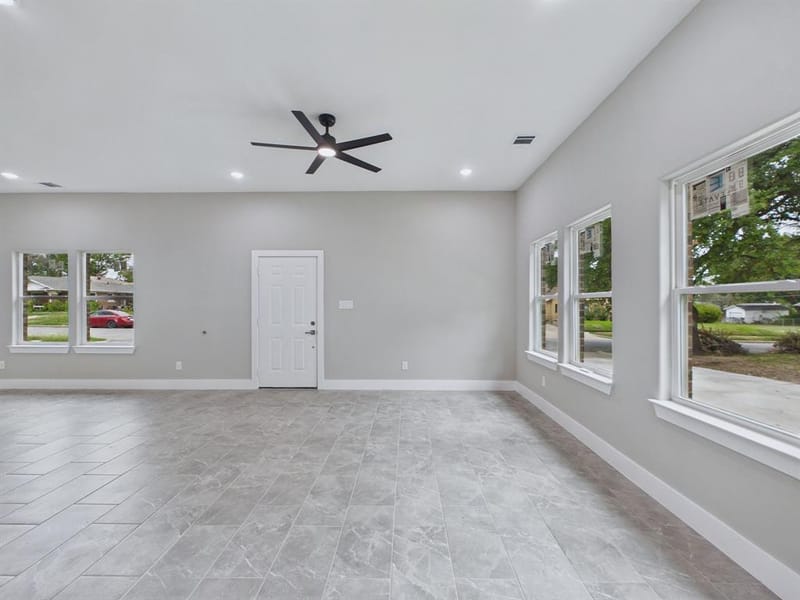 948 Marion Avenue, Fort Worth TX 76104 - Photo 4
