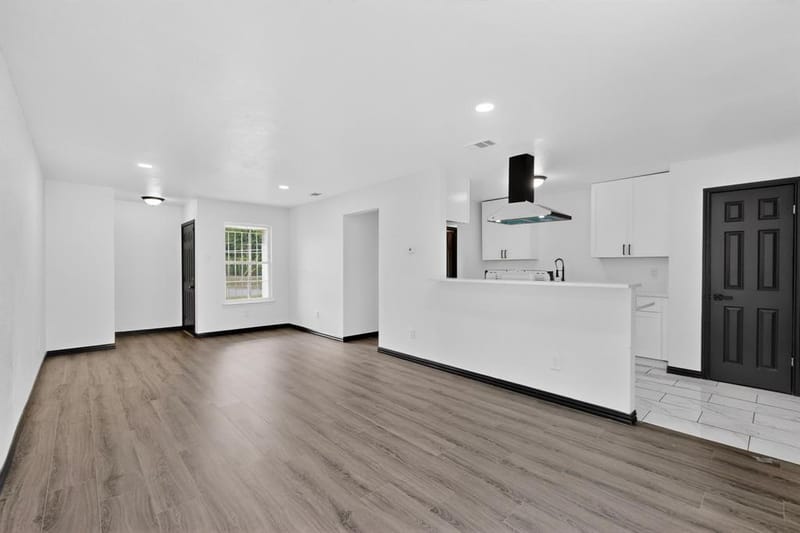 301 Stoneport Drive, Dallas TX 75217 - Photo 12