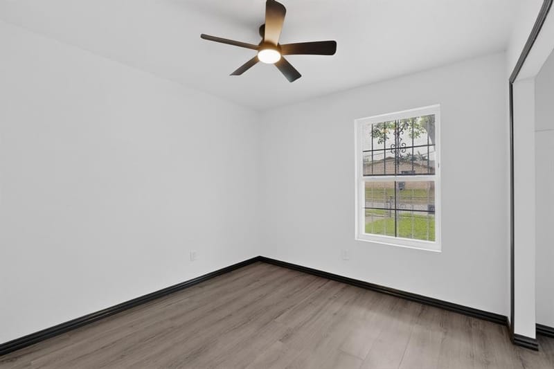 301 Stoneport Drive, Dallas TX 75217 - Photo 32