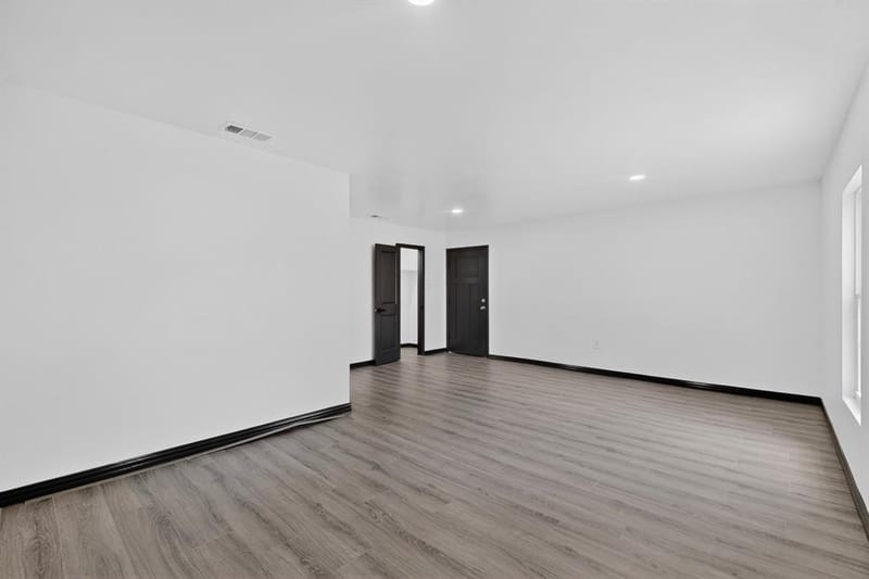 301 Stoneport Drive, Dallas TX 75217 - Photo 9