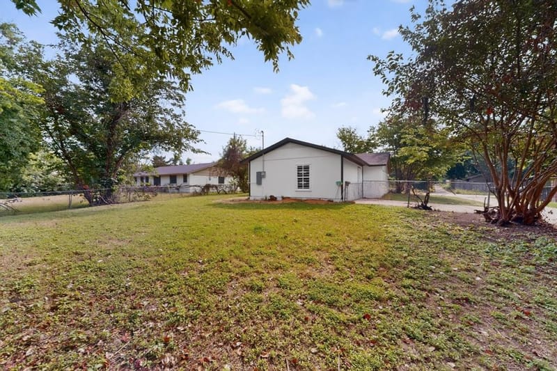 301 Stoneport Drive, Dallas TX 75217 - Photo 38