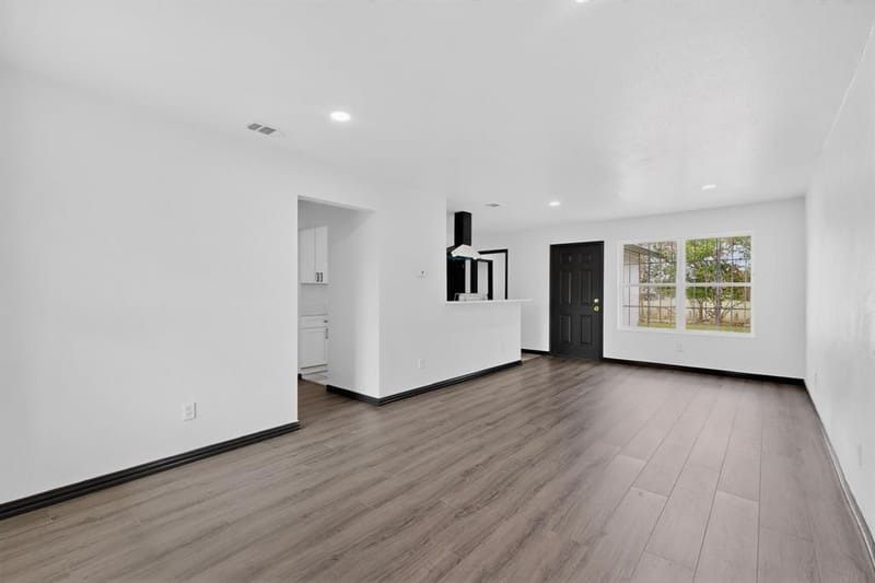 301 Stoneport Drive, Dallas TX 75217 - Photo 10