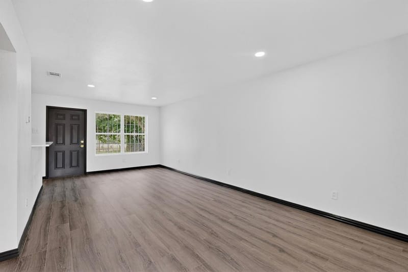 301 Stoneport Drive, Dallas TX 75217 - Photo 11