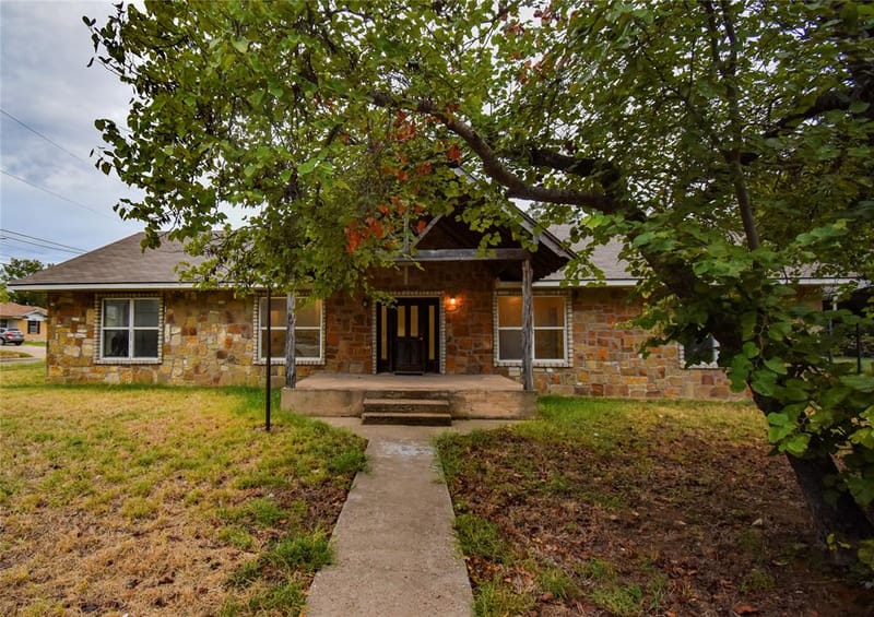2363 W Denman, Stephenville TX 76401