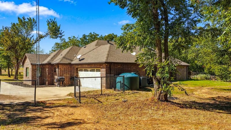 1389 County Road 3591, Paradise TX 76073 - Photo 32