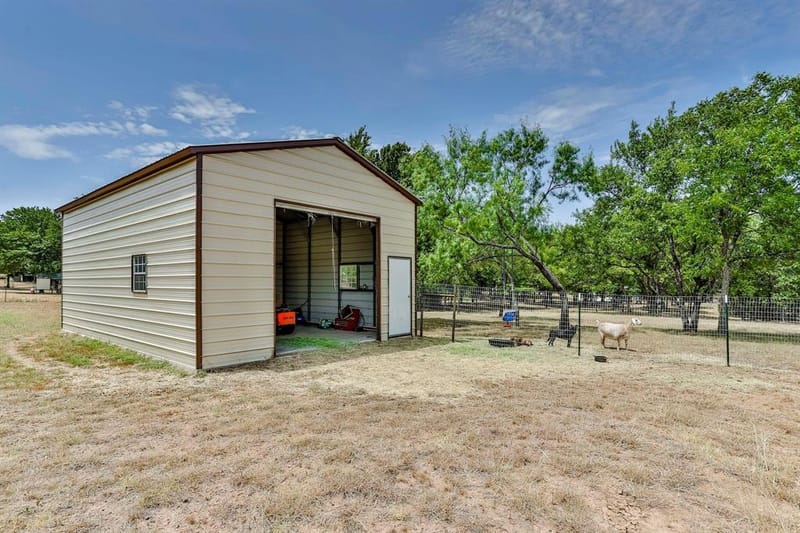 1389 County Road 3591, Paradise TX 76073 - Photo 34