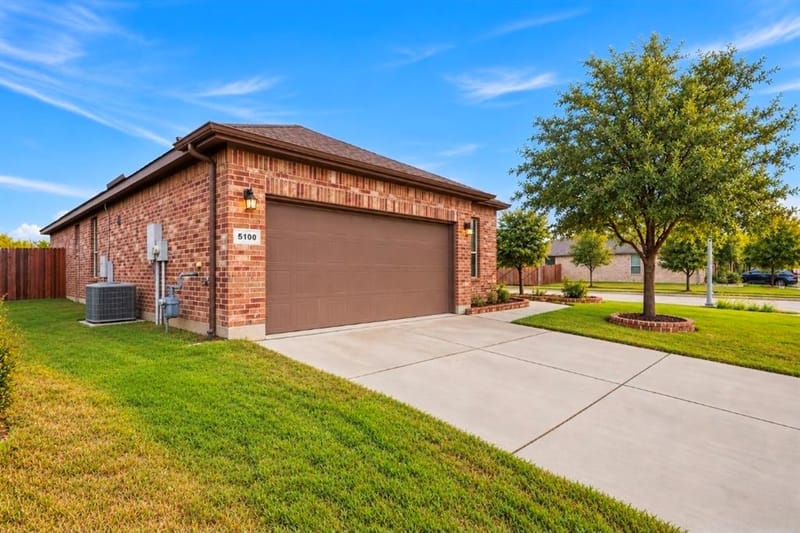 5100 Sugarcane Lane, Fort Worth TX 76179 - Photo 2