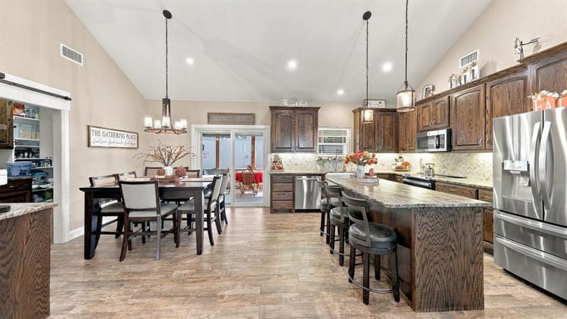 136 N Bronco Court, Springtown TX 76082 - Photo 9