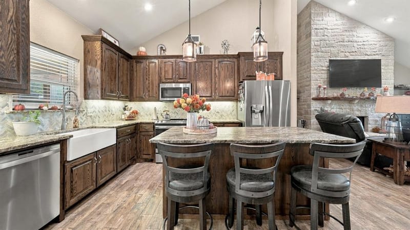 136 N Bronco Court, Springtown TX 76082 - Photo 10