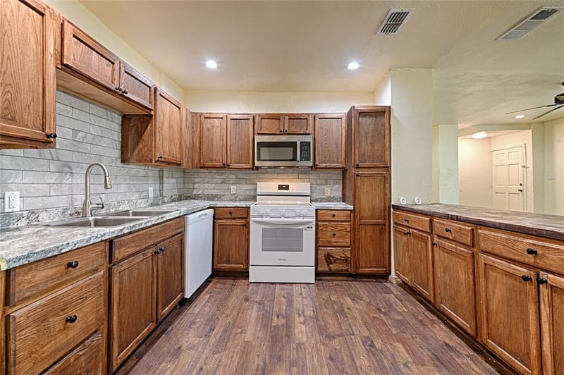 4245 Wilson Lane, Fort Worth TX 76133 - Photo 9