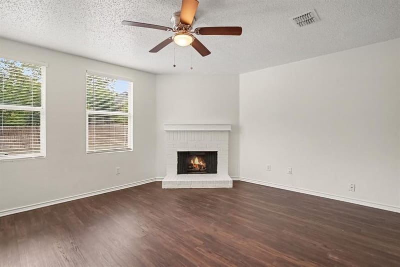 1227 Scarlet Sage Parkway, Burleson TX 76028 - Photo 5
