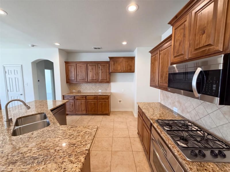 1617 Fallingwater Trail, Fort Worth TX 76177 - Photo 2