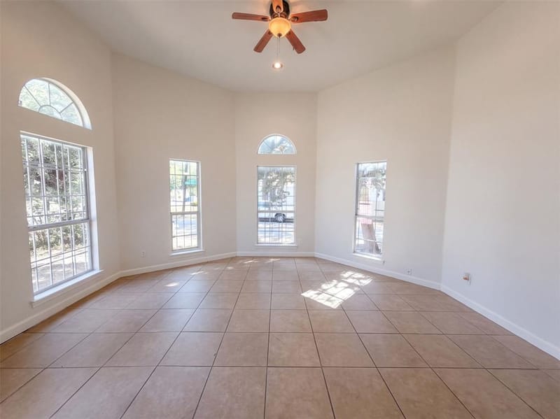 1322 E Waco Avenue, Dallas TX 75216 - Photo 3