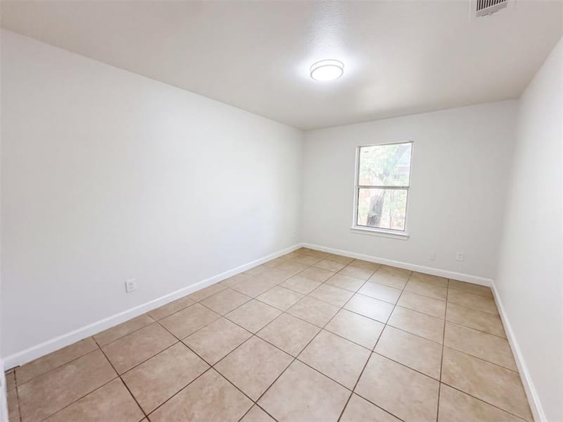 1322 E Waco Avenue, Dallas TX 75216 - Photo 9