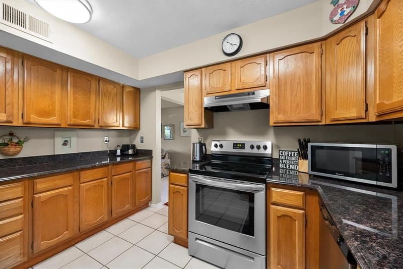 2215 Villanova Street, Arlington TX 76018 - Photo 9