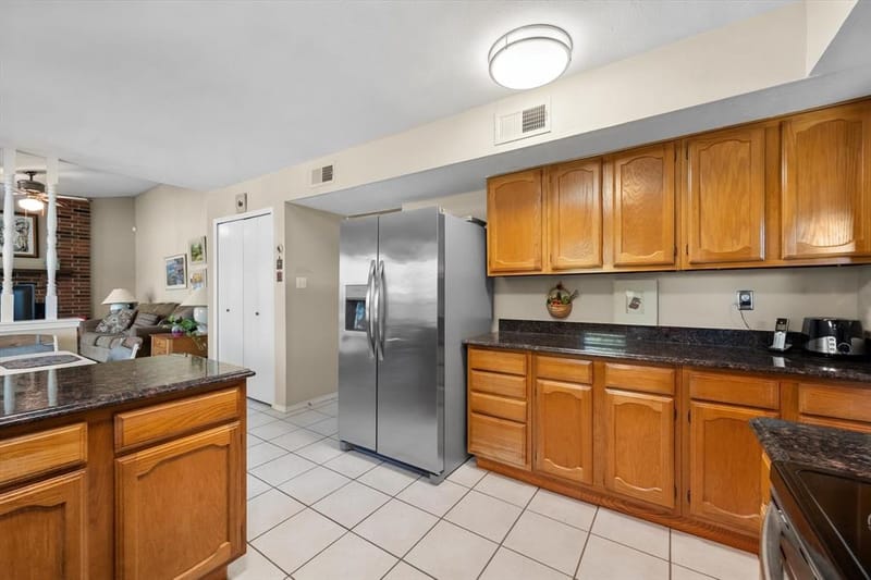 2215 Villanova Street, Arlington TX 76018 - Photo 10
