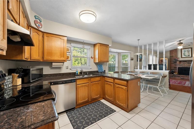 2215 Villanova Street, Arlington TX 76018 - Photo 8
