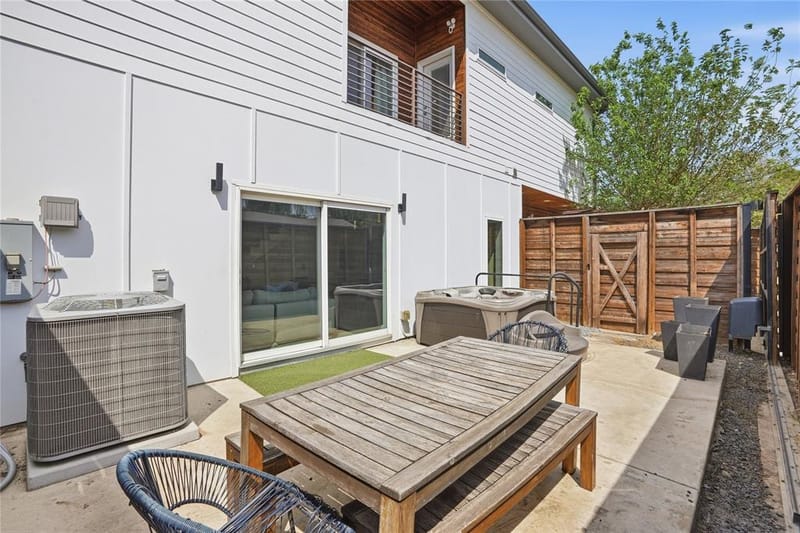 180 S Cisco Street, Dallas TX 75246 - Photo 17