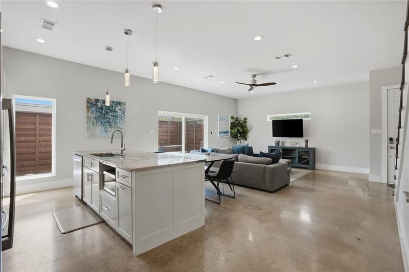 180 S Cisco Street, Dallas TX 75246 - Photo 9
