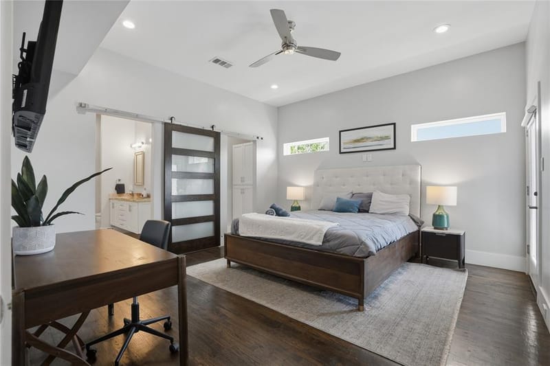 180 S Cisco Street, Dallas TX 75246 - Photo 10