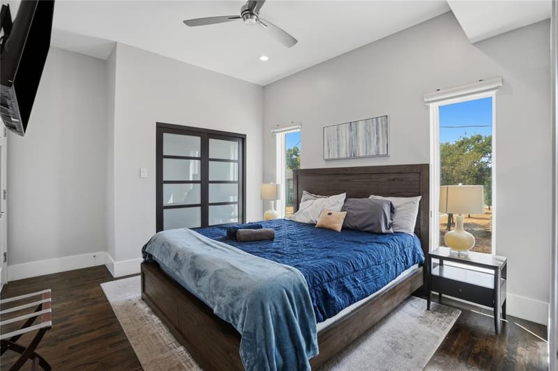 180 S Cisco Street, Dallas TX 75246 - Photo 15
