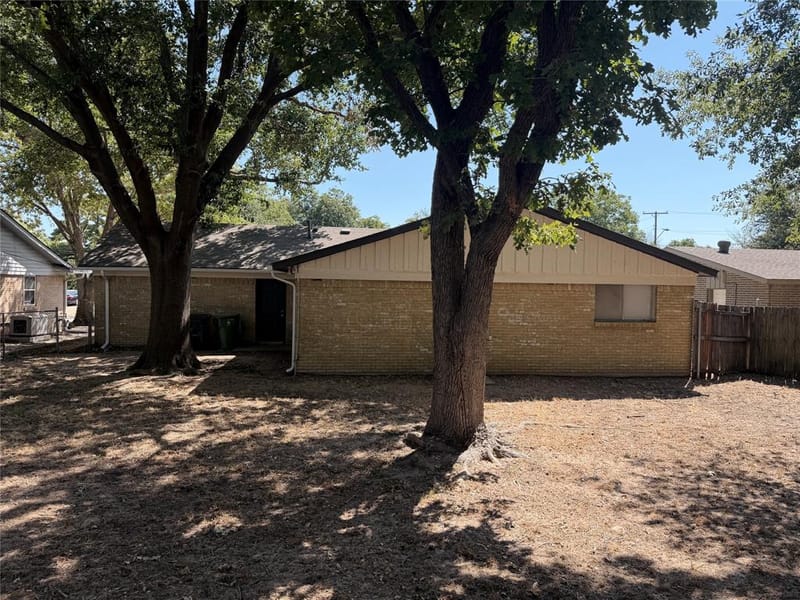 2510 S Fielder Road, Arlington TX 76015 - Photo 3