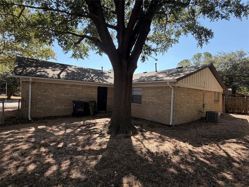 2510 S Fielder Road, Arlington TX 76015 - Photo 4