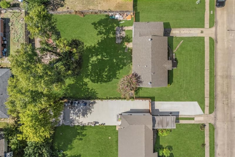 1608 Maple Drive, Garland TX 75042 - Photo 32