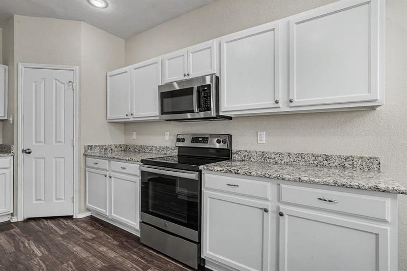 636 Tradewind Drive, Fort Worth TX 76131 - Photo 6