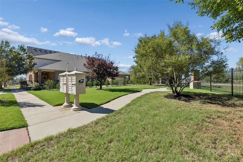 8209 Main Street, North Richland Hills TX 76182 - Photo 36
