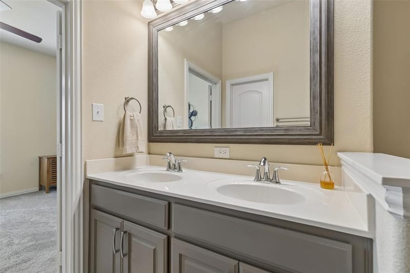 8209 Main Street, North Richland Hills TX 76182 - Photo 24