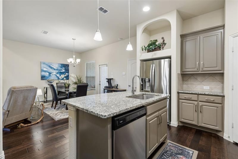 8209 Main Street, North Richland Hills TX 76182 - Photo 14