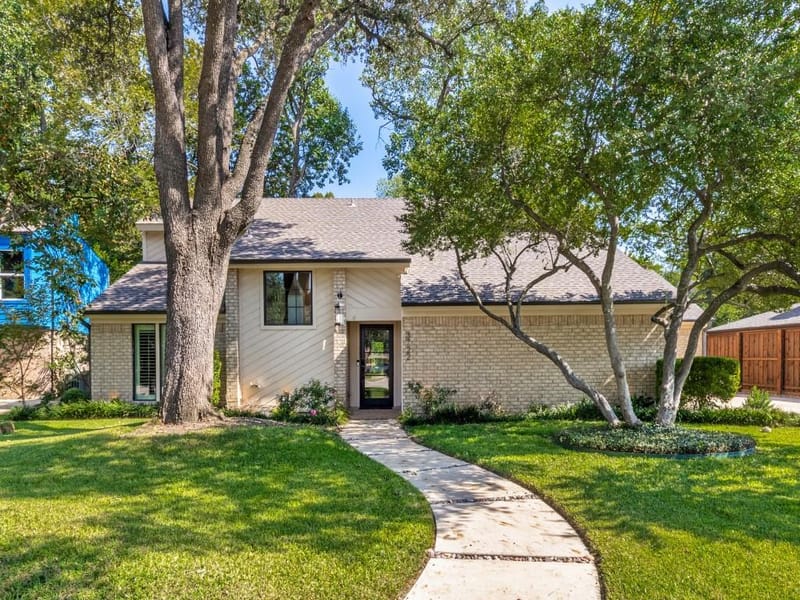 3722 Wooded Creek Drive, Farmers Branch TX 75244 - Photo 2