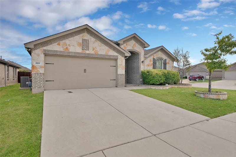 469 Pollyann Trail, Fort Worth TX 76052 - Photo 2