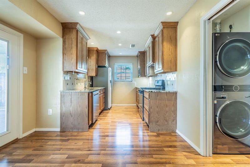 6941 Bennington Drive, Watauga TX 76148 - Photo 8