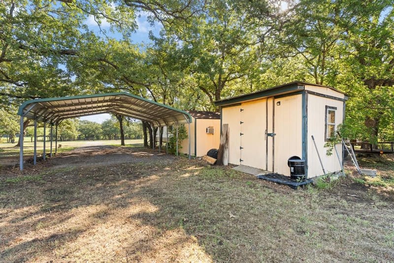 3104 Rolling Oaks Drive, Cleburne TX 76031 - Photo 3
