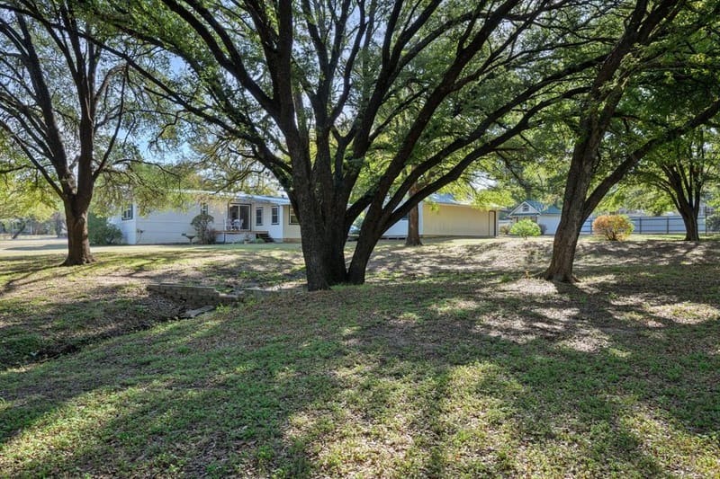 404 Cleveland Road, Granbury TX 76049 - Photo 32