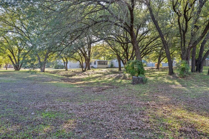 404 Cleveland Road, Granbury TX 76049 - Photo 33