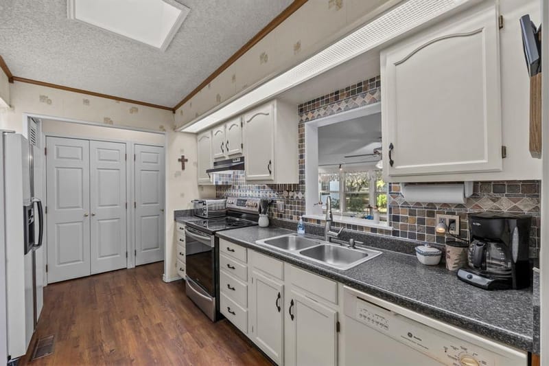 404 Cleveland Road, Granbury TX 76049 - Photo 14