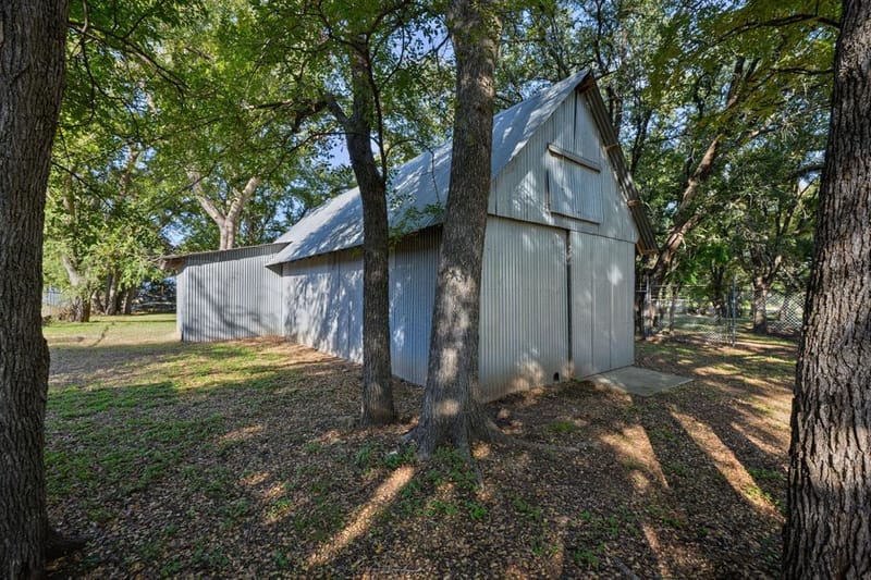 404 Cleveland Road, Granbury TX 76049 - Photo 35