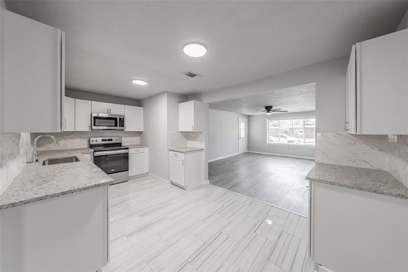 5569 Burton Avenue, Fort Worth TX 76119 - Photo 13