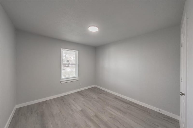5569 Burton Avenue, Fort Worth TX 76119 - Photo 17