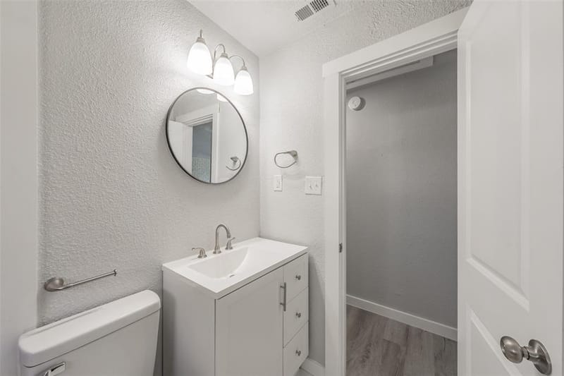 5569 Burton Avenue, Fort Worth TX 76119 - Photo 16