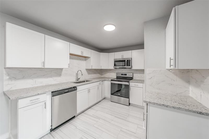 5569 Burton Avenue, Fort Worth TX 76119 - Photo 12