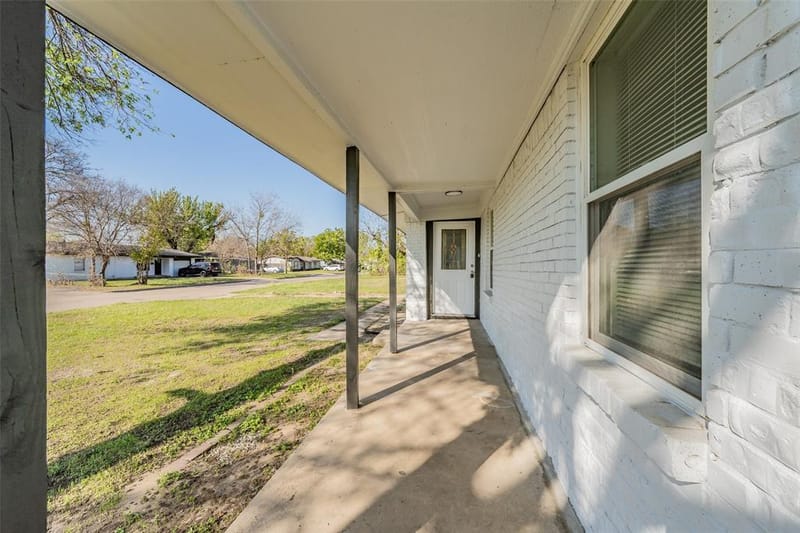 5569 Burton Avenue, Fort Worth TX 76119 - Photo 36