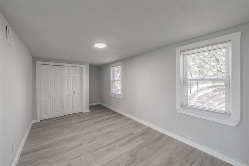 5569 Burton Avenue, Fort Worth TX 76119 - Photo 32