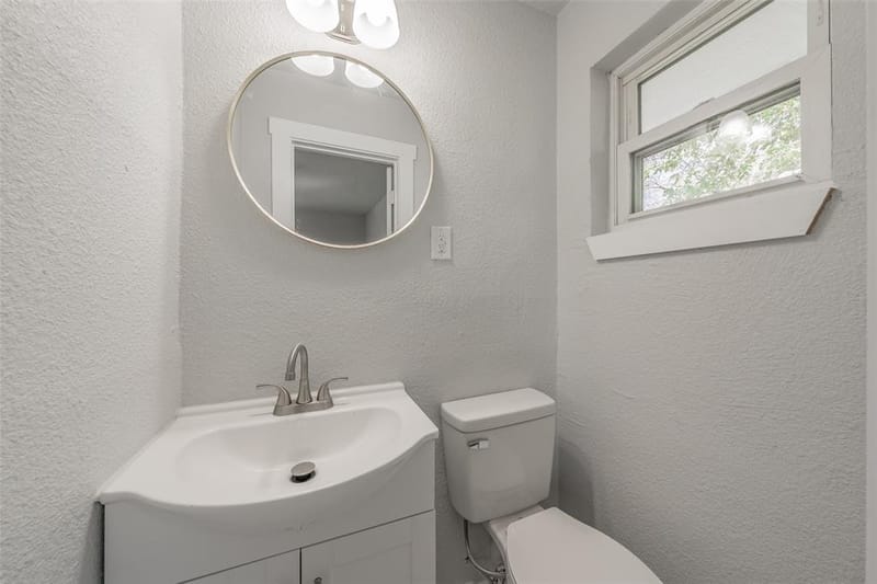 5569 Burton Avenue, Fort Worth TX 76119 - Photo 24