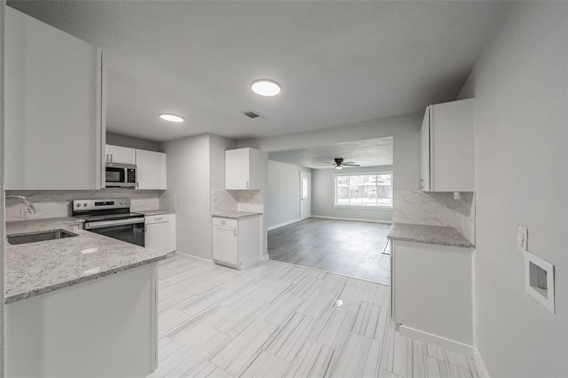5569 Burton Avenue, Fort Worth TX 76119 - Photo 10
