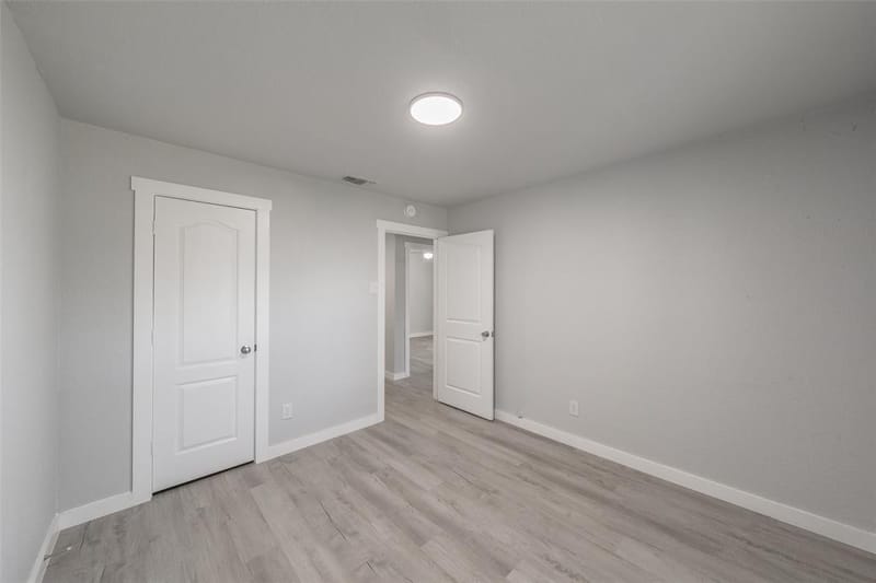 5569 Burton Avenue, Fort Worth TX 76119 - Photo 18