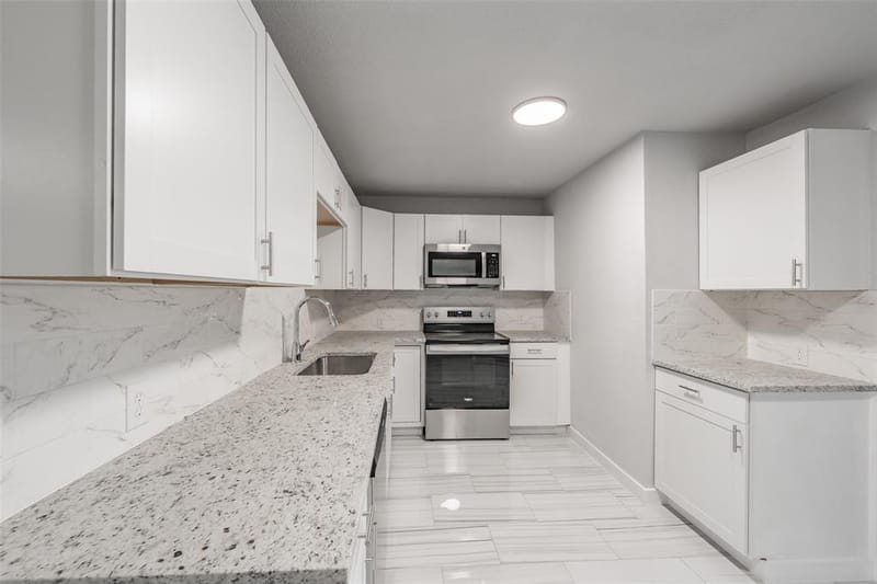 5569 Burton Avenue, Fort Worth TX 76119 - Photo 11